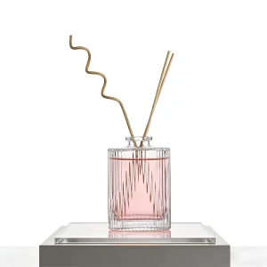 100ml 200ml Glass Bottle Essential Oil Reed Diffuser with Dried Flower Vine and Desktop Vase