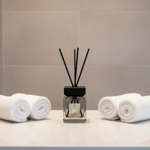 200ml Glass Bottle Fireless Reed Diffuser Set Indoor Aromatherapy for Bedrooms Long-Lasting Fresh Fragrance Square