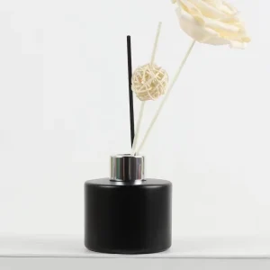 50ml 100ml 150ml 200ml Matte Black and White Round Glass Reed Diffuser Bottles