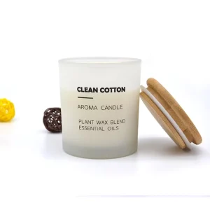 A03MZ 4.6oz Customizable Color Paraffin Wax Smokeless Scented Candles in Frosted Glass Jar with Bamboo Lid For Wedding