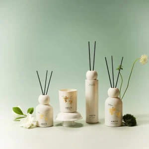 Blossom Ceramic Aromatherapy Reed Diffuser with Matching Candle Gift Set for Bedroom Hotel Spa Decor