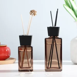 Custom 100ml & 250ml Amber Luxury Reed Glass Diffuser Bottle Tall Square with Wooden Cap and Cork Sealing Free Sample