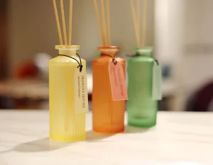 Custom 140ml Home Decor Reed Diffuser Set New Design with Non Fire Matt Colour Glass Bottle Essential Fragrance Oil Alcohol Free
