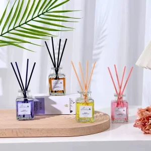 Custom 50ml Glass Handmade Reed Aroma Diffuser Set 50% 80% Alcohol Content Scented Fragrance for Romantic Atmosphere Custom