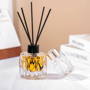 Custom Transparent Glass Reed Diffuser Bottle 50ml 80ml 100ml Empty with Lid and Rattan Sticks