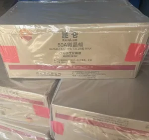 Dongke White Bulk Solid Industrial Grade Fully Refined Microcrystalline Wax 80A 0.5% Oil Content 70 90C Melting