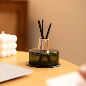 Eco-Friendly 100ml Liquid Perfume Reed Diffuser with Rattan for Cars and Homes