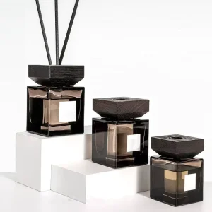Empty Luxury 100ml 150ml 200ml 1000ml Black Aromatic Glass Aromatherapy Reed Diffuser Bottle with Wooden Cap KST-DF Model