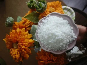 Fully Refined Microcrystalline Paraffin Wax for Candle Making 60 95C Melting Point 30 50% Crystalline