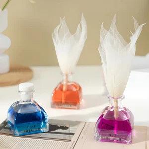 Glass Reed Diffuser with Natural Liquid Fragrance and Leaf Design