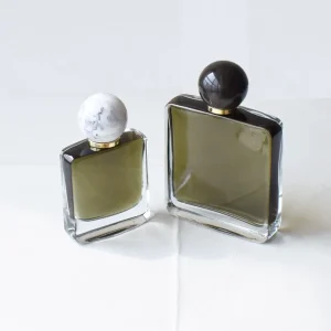 High Quality 50ml 100ml Flat Square Glass Pump Sprayer Empty Multi Color Unisex Exotic Perfume Bottle