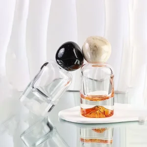 Luxury 30ml 50ml 100ml Glass Perfume Spray Bottle Empty Refillable with Screen Printed Custom Logo for Daily Use and Gift