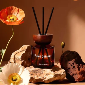 Luxury Amber Glass Reed Diffuser with Wooden Cap Private Label Custom Logo Home Fragrance Aromatherapy Essential Oil Diffuser