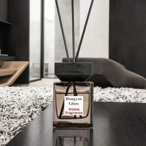 Luxury Square 100ml 150ml 200ml 500ml Colored Translucent Black Glass Aroma Diffuser Empty Reed Bottles With Black Wooden Cap