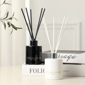 Minimalist Black White Glass Hotel Aromatherapy Reed Diffuser Bottle Eco friendly Handcrafted Alcohol Free Cylinder 3 Month