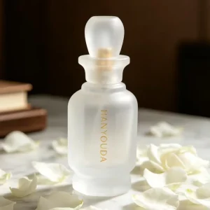 OEM Custom Hot Stamping Logo Clear Glass Perfume Bottle Vertical Strip Design Gold Mist Spray Pump Empty Cosmetic Fragrance