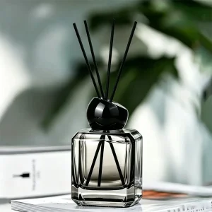 Private Label Reed Diffuser Set 150ml Custom Logo Modern Square Glass Bottle with Unique Asymmetrical Cap Home Fragrance