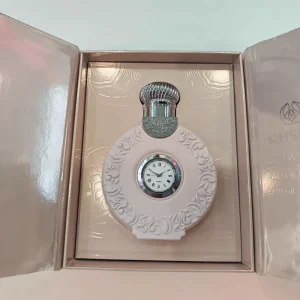 Unisex Perfume for Dubai Middle East Home Use Long Lasting Light Floral Scent Spray Modern Style Regular Size